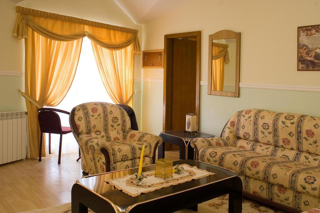 Hotel Uni Palas II Kavadarci Camera foto